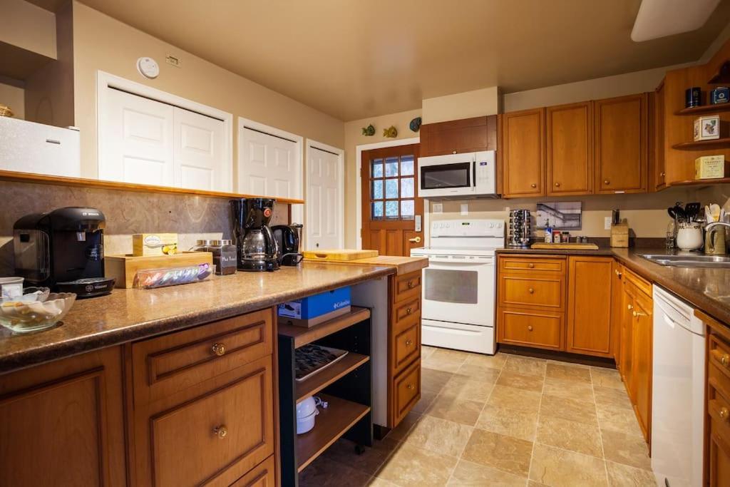 Coles Bay Vacation Retreat Villa North Saanich Dış mekan fotoğraf